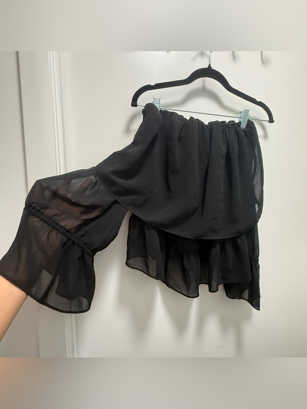 T-Bags Los Angeles Black Viscose Chiffon Off-Shoulder Ruffle Blouse Small